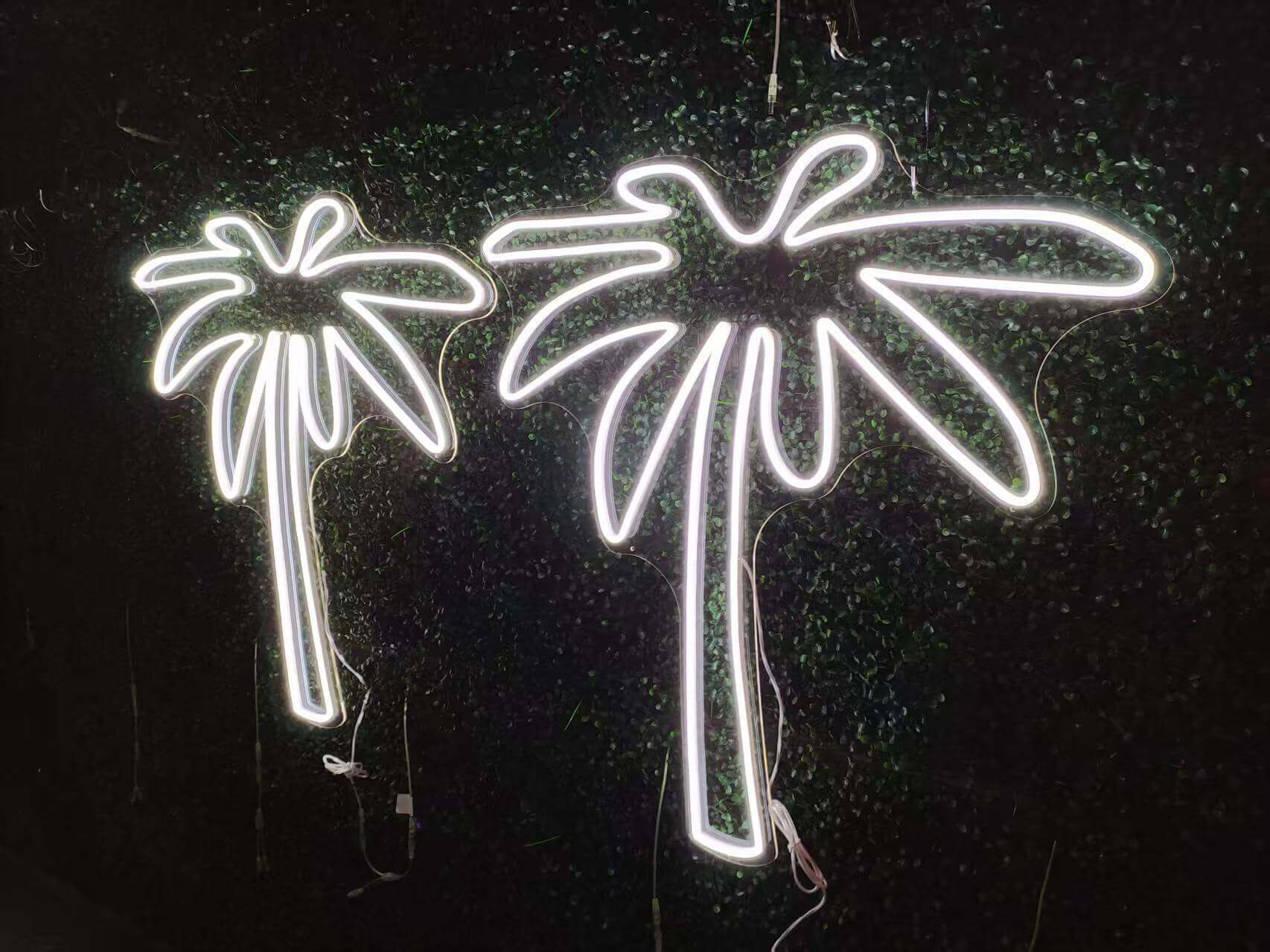 palm trees neon sign for an event decor bespoke